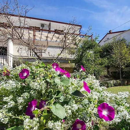 Cozy For 4 Daire Starigrad Paklenica