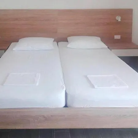 Appartamento Cozy For 4 Starigrad Paklenica