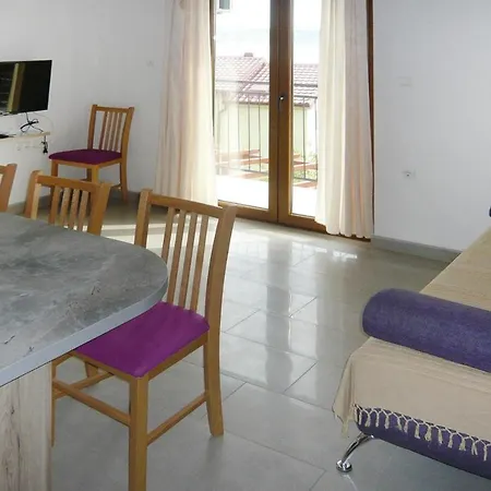Daire Zrinka In With Terrace And Seaview Starigrad Paklenica