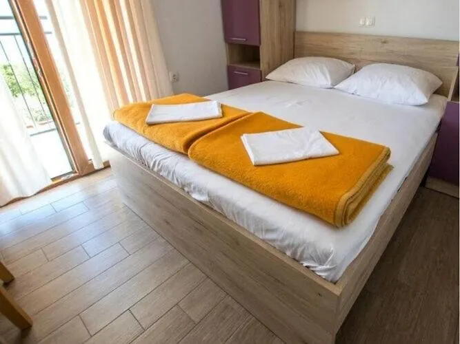 Cozy For 4 *