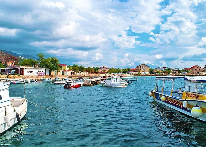 Cozy Starigrad Apartment For 4 Lejlighed