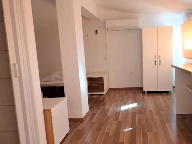 Cozy For 4 דירה *